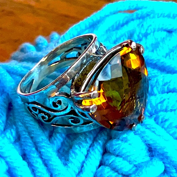 Or Paz Jewelry - PZ Filligree w/ Trillion Cut Gemstone